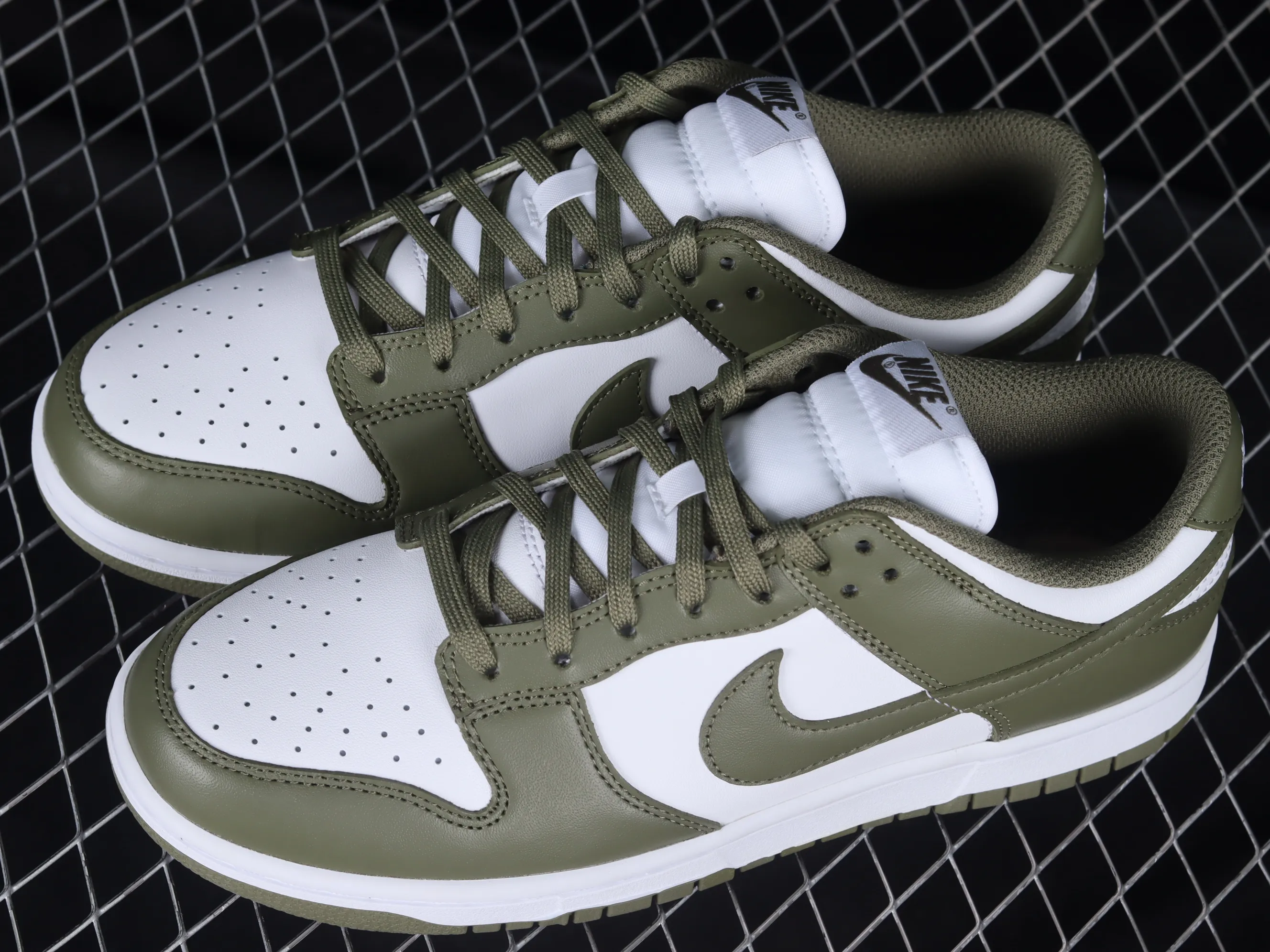 All categories Nk SB Dunk series Nk SB Dunk Low low-top sneakers M version pure original Nk Dunk Low olive green SB smashed backboard fashion casual sneakers DD1503-120